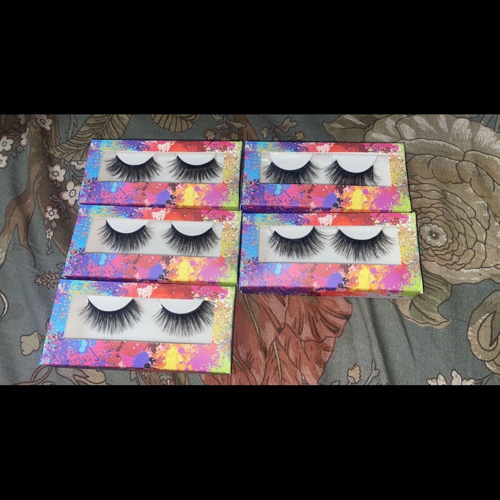 Selling lashes - Picture 4 of 4